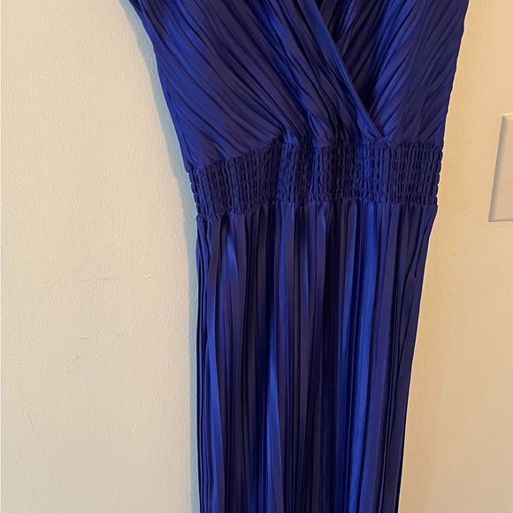 DKNY size 8 - Picture 2 of 10